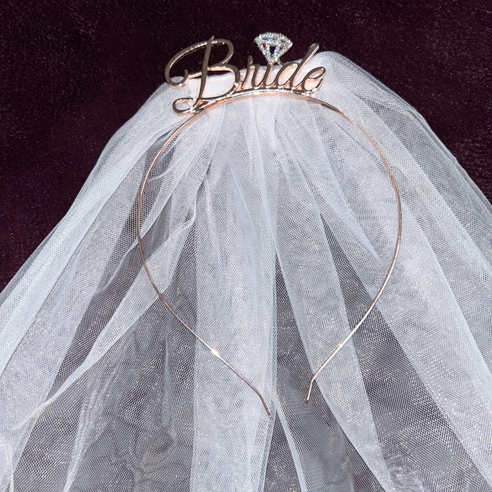Bridal headband veil